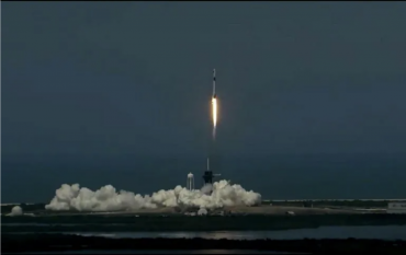 Éxito en primer vuelo espacial de SpaceX