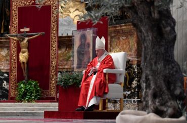 El Papa pide en especial por los niños que sufren