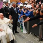 El Papa invita a los estudiantes a soñar con un futuro basado en la paz y el diálogo