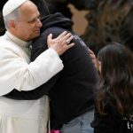 El Papa a un joven «inquieto»: el tiempo es un maestro y cura todo