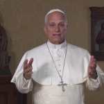 «La felicidad no proviene de las redes sociales»: Papa León XIV